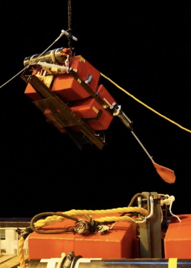 Ocean floor probing device